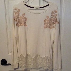 Ivory Boutique Top (size Small)